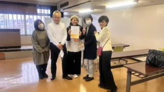 丸谷先生とスタッフ1